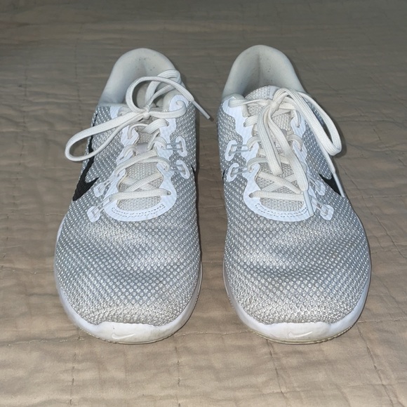 Women’s Nike’s - Picture 4 of 5